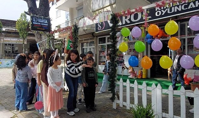 Kardeşköy'de çocuklar çift bayram yaptı