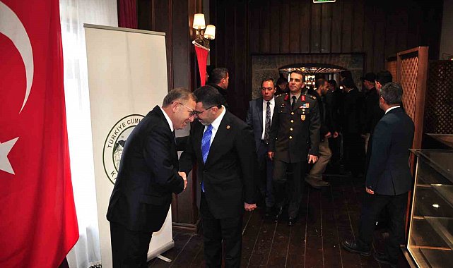 Kars'ta protokol üyeleri bayramlaştı