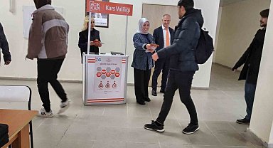 Kars'ta "Açık Kapı"dan üniversite öğrencilerine yakın temas
