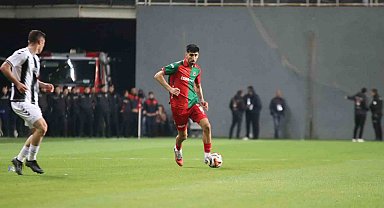 Karşıyaka'da Erhan Öztürk, 7 gollük katkıyla döndü