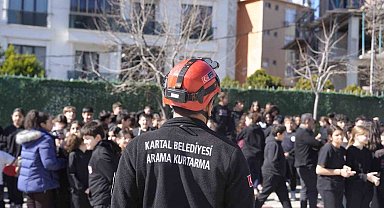 Kartal Belediyesi'nden okullarda afet bilinci eğitimi