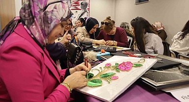 Kartal'da 8 Mart dayanışması: Emekçi kadınlar atölyelerde buluştu