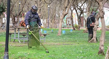 Kartepe'de park ve yürüyüş yollarında bahar temizliği çalışması