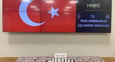 Kastamonu'da 9 bin 642 adet sentetik ecza hapı ele geçirildi
