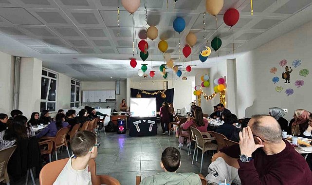 Kaymakam Dalak, miniklerle aynı sofrada oruç açtı