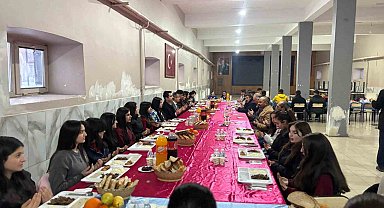 Kaymakam Tutal, öğrencilerle iftarda buluştu