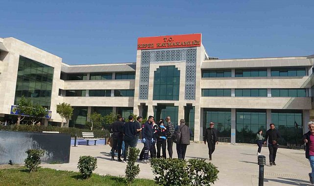 Kaymakamlık binasında ateş açarak kendini odaya kilitleyen şahıs teslim oldu