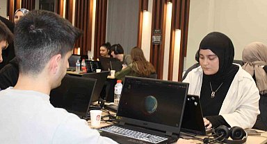 Kayseri'de gençleri uzayla buluşturan TUA Astro Hackathon Yarışması başladı