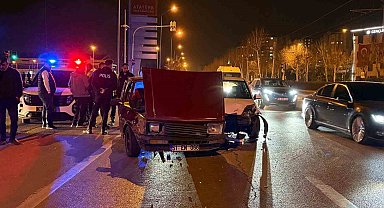 Kayseri'de otomobiller çarpıştı: 1 yaralı