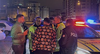 Kayseri'de polis ekiplerinden kaçan 2 alkollü sürücüye 920 bin TL idari para cezası yazıldı