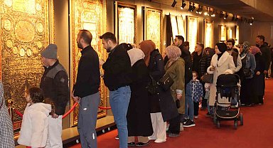 Kayserililer iftarın ardından 'Kutsal Emanetler'e koştu