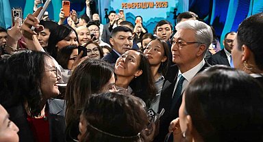 Kazakistan'da seçmenin yüzde 88'i yeni Anayasa'ya "evet" dedi