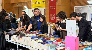 Kepez Kitap Fuarı'na yoğun ilgi