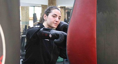 Kilo vermek için taktığı eldivenlerle 7 Türkiye, 1 Avrupa şampiyonu oldu