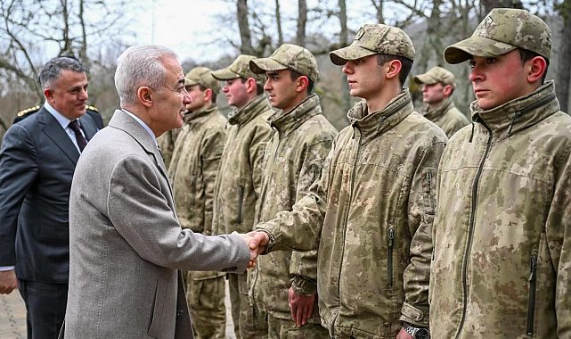 Kırklareli Valisi Turan, sınır karakolunda Mehmetçikle bayramlaştı