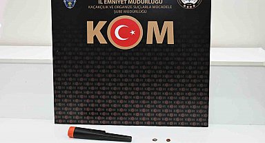 Kırşehir'de durdurulan araçtan sikke ve uyuşturucu çıktı