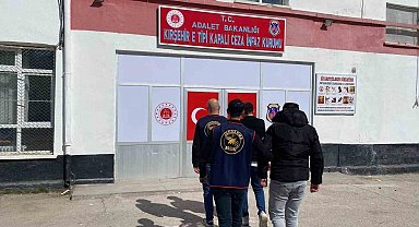 Kırşehir'de hapis cezasıyla aranan 2 kişi yakalandı