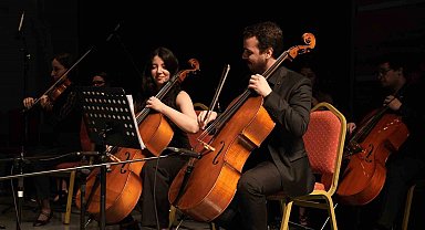 Kocaeli Orkestrası, Toygar Işıklı dizi müziklerini izleyiciyle buluşturdu