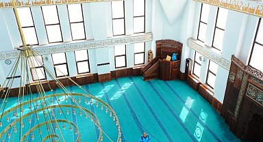 Kocasinan'da camiler Ramazan'da da gül kokuyor