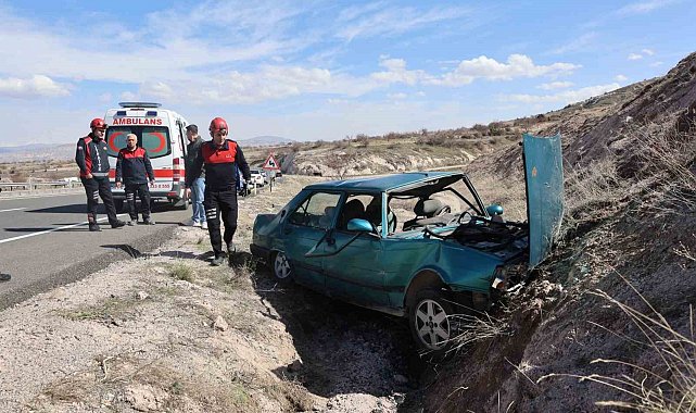 Kontrolden çıkan Fiat Tofaş otomobil karşı şeride geçti: 1 yaralı