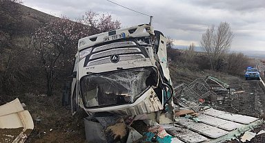 Kontrolden çıkan kamyonet devrildi: 1 yaralı