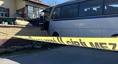 Konya'da kazada yaralanan 13 yaşındaki öğrenci kurtarılamadı