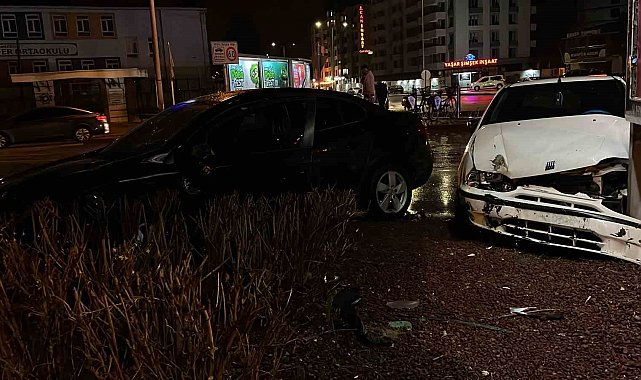 Konya'da otomobiller çarpıştı: 2 yaralı