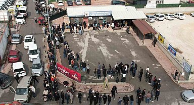 Konya'da plaka değiştirme kuyruğu