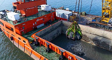 Körfez'den 1 milyon ton çamur çıkarıldı