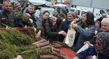 Korkuteli Orman İşletme Müdürlüğü 1000 fidan dağıtımı yaptı