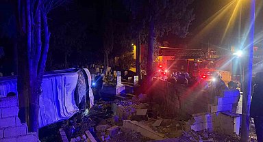 Köşk'te minibüs mezarlığa uçtu: 3 yaralı