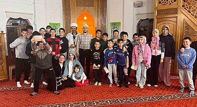 Köyceğiz'de çocuklar son teravihte bayram harçlıklarını aldı