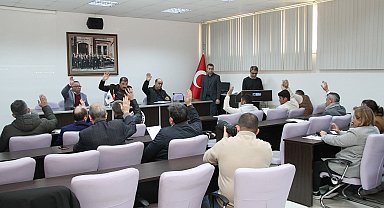 Kula Belediye Meclisi'nde gerginlik