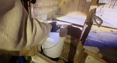 Kümesin içine saklanan uyuşturucuyu jandarma buldu