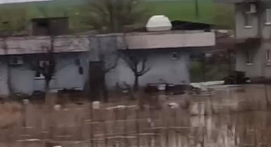 Kurtalan'da sağanak yağış sele dönüştü