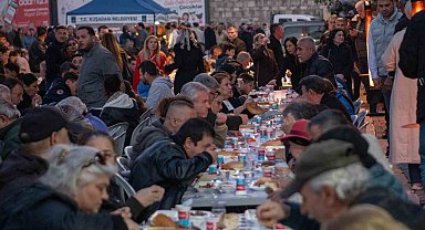 Kuşadası, Başkan Günel için tek yürek oldu