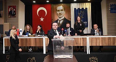 Kuşadası Belediye Başkanı Günel'in yerine Demirtaş getirildi