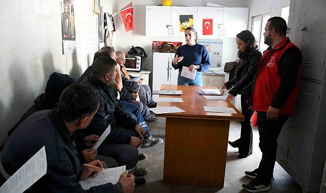 Kuşadası Belediyesi'nden personeline İş Sağlığı ve Güvenliği Eğitimi