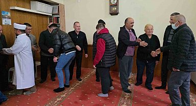 Küslerin barıştığı bayramlaşma halkası geleneği yaşatıldı