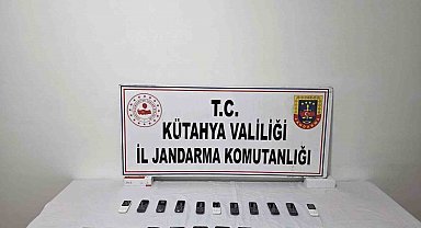 Kütahya'da kaçak telefon operasyonu, 29 telefon ele geçirildi