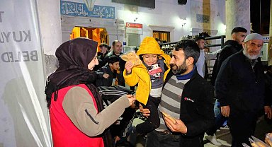 Kuyucak Belediyesi Kadir Gecesi'nde vatandaşları unutmadı