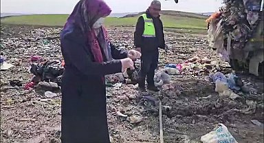 Lahana poşetinde sakladığı altınları çöpe atıldı