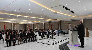 Lise öğrencileri tıp sempozyumuna katıldı