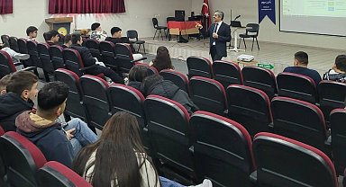 Liseli gençlere kariyer desteği