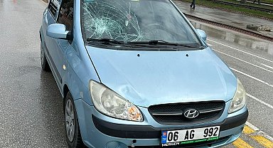 Malatya'da otomobil yayaya çarptı: 2 yaralı