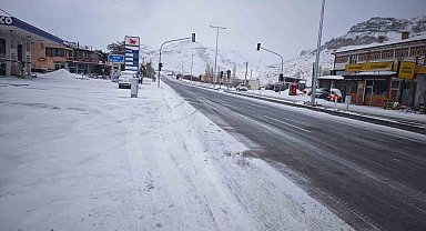 Malatya'nın yüksek kesimlerinde kar yağışı etkili oluyor