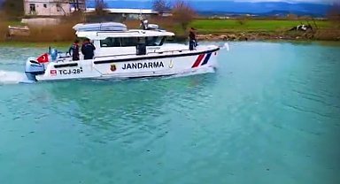 Manavgat'ta jandarmadan deniz ve ırmakta bayram mesaisi