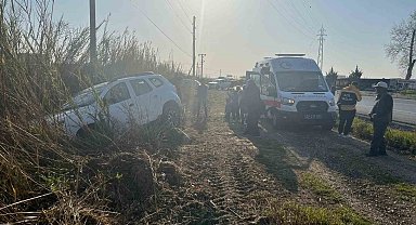 Manavgat'ta otomobil tarlaya uçtu, sürücü kazayı burnu bile kanamadan atlattı