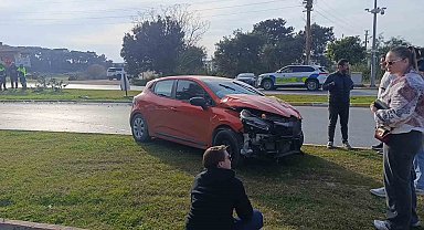 Manavgat'ta otomobiller çarpıştı: 2 kişi yaralı