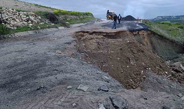 Manisa'da çöken Kula-Selendi karayolu ulaşıma kapatıldı